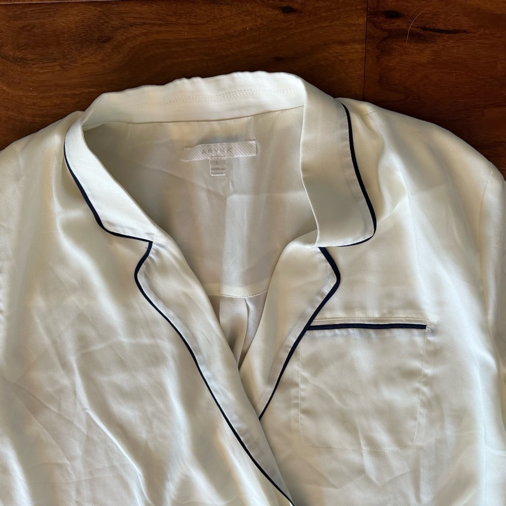 Aryn K Sleep Shirt Style Blouse Shirt with Tie Front size Large - Picture 2 of 3